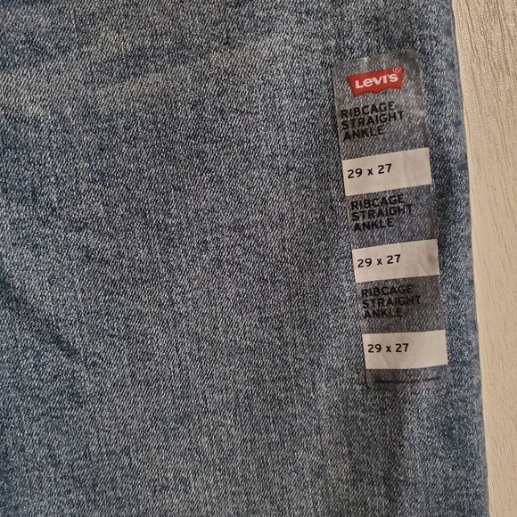 Levi’s Jeans - Ribcage Straight Ankle - Picture 8 of 9